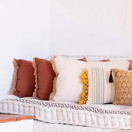 Comfy 2 Bdr W/ Balcony By Lovelystay