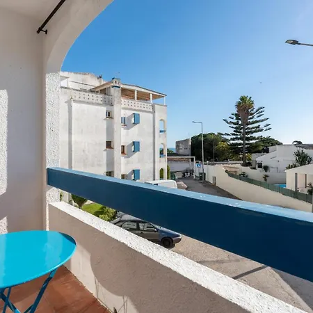 Comfy 2 Bdr W/ Balcony By Lovelystay